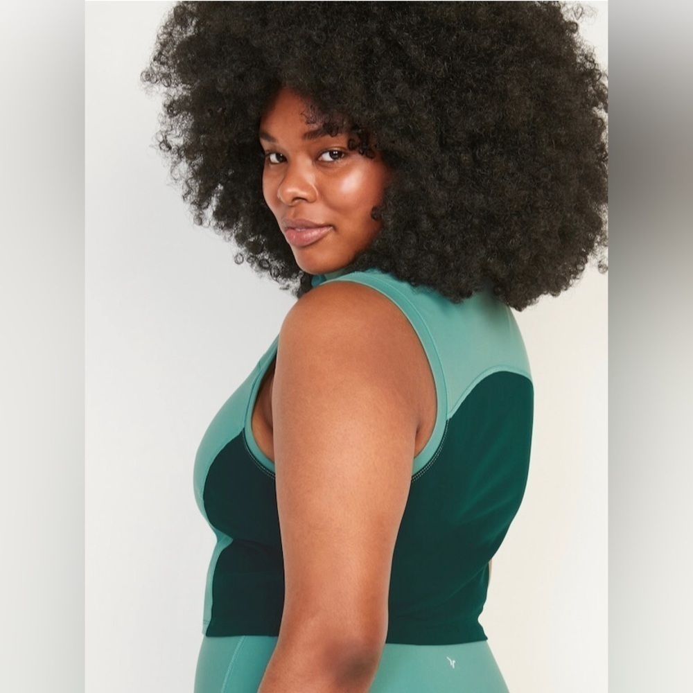 NEW! Old Navy English Ivy PowerSoft 1/2-Zip Sleeveless Cropped Top 🏃♀️ - Picture 7 of 9
